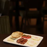 Англиски доручек — Arena Restaurant & Playground, Струмица