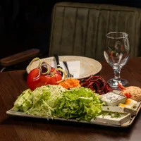 Репрезентативна салата за 2 особи — Arena Restaurant & Playground, Струмица