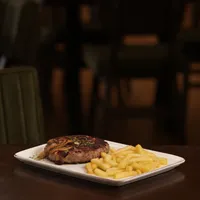 Шарска плескавица — Arena Restaurant & Playground, Струмица